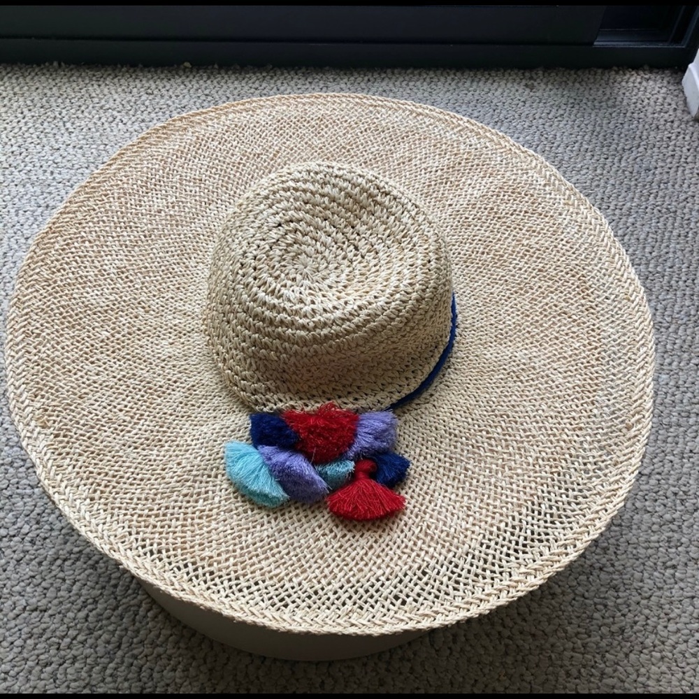TIGERLILY LARGE POM POM SUN SUMMER HAT NEW